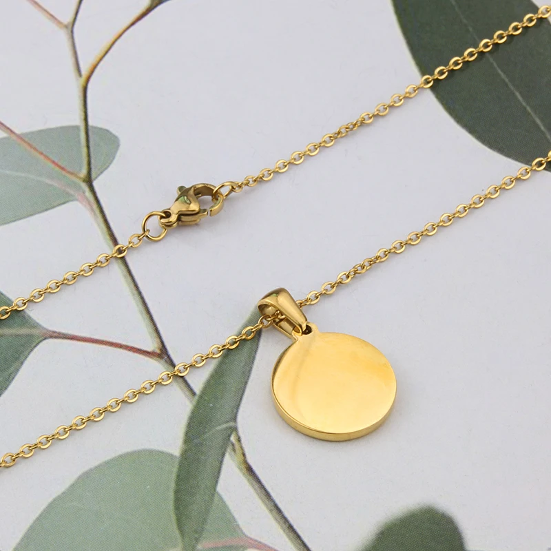Stylish Pink Gold plated Stainless Steel Shell 26 Letter Round Pendant Necklace Elegant Women Clavicle Chain Party Jewelry Gift