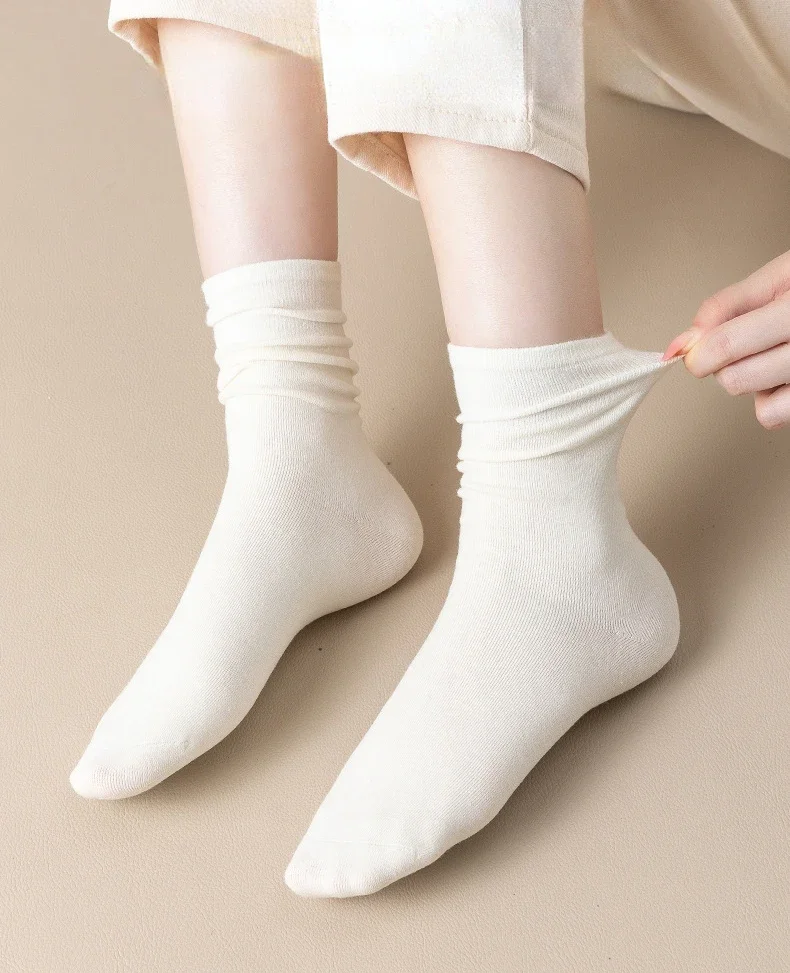 5-Paar-Set Baumwollsocken, mittlere Röhre, gestrickt, locker, lang, weich, einfarbig, Crew, Freizeitsocke, Schwarz, Weiß, atmungsaktiv, Frühling und Herbst – Detail 2
