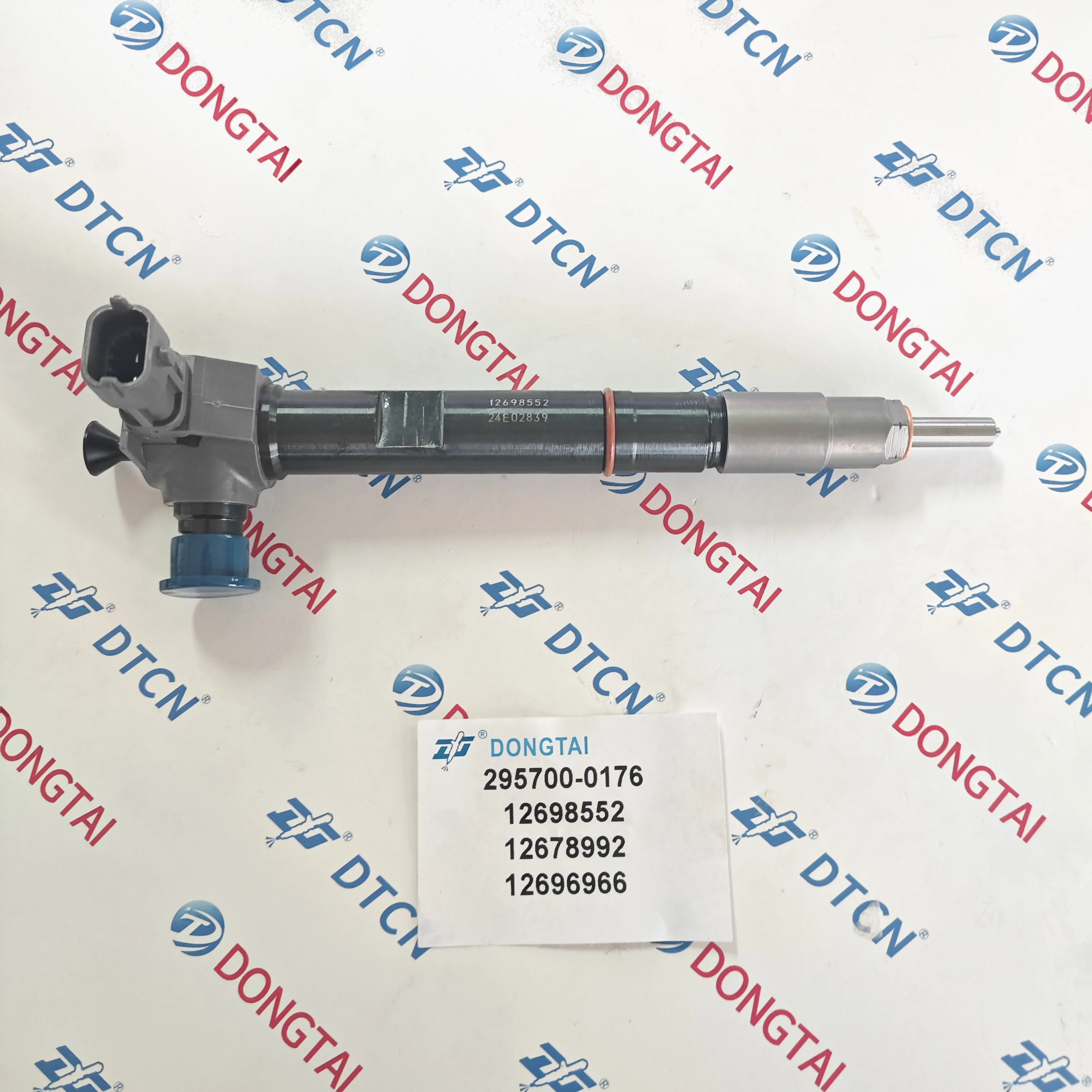 DEN-SO Common Rail Injector 295700-0176 12698552 12678992 12696966 For  6.6L L5P V8 DURAMAX engine