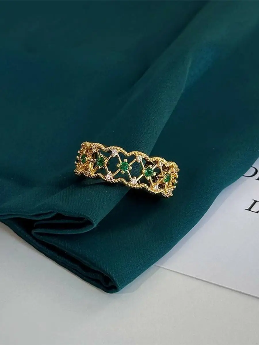 

Ele Lace Hollow out Ring for Women Embedded Zirconia New Chinese Sle Retro Design Lightweight Luxury Court Aosphere