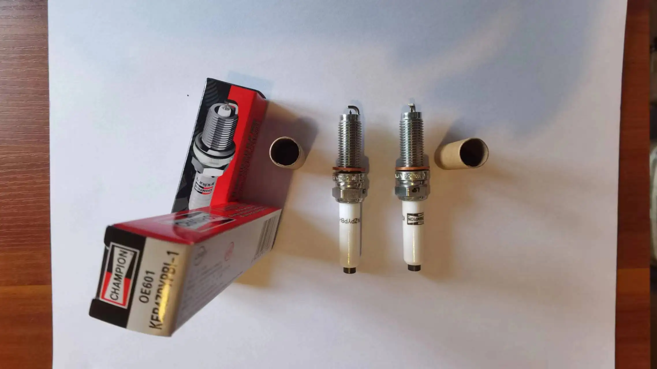 CHAMPION  OE601/KER4ZPYPBI-1  Spark Plug for AUDI,,SKODA, 1.5T  /VW 05E905602   ONLY  1  price