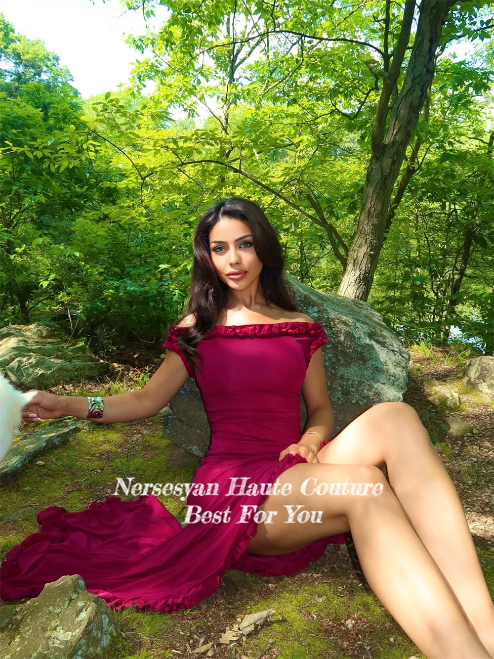 Nersesyan Sexy rouge robes de soirée épaules dénudées volants sirène fente latérale équipée célébrité 2025 robes de soirée de Cocktail personnalisé