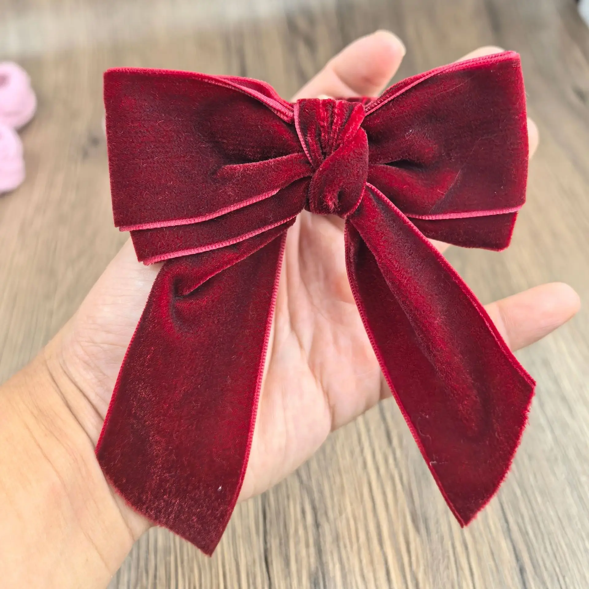 Set of 6 Bowknot Napkin Rings Christmas Burgundy Napkin Holder Serviette Buckles for Wedding Party Banquet Dinner Table Decor