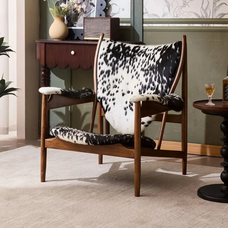 

Danish designer Jay Chou has the same original black walnut master chief chair solid wood sofa chair