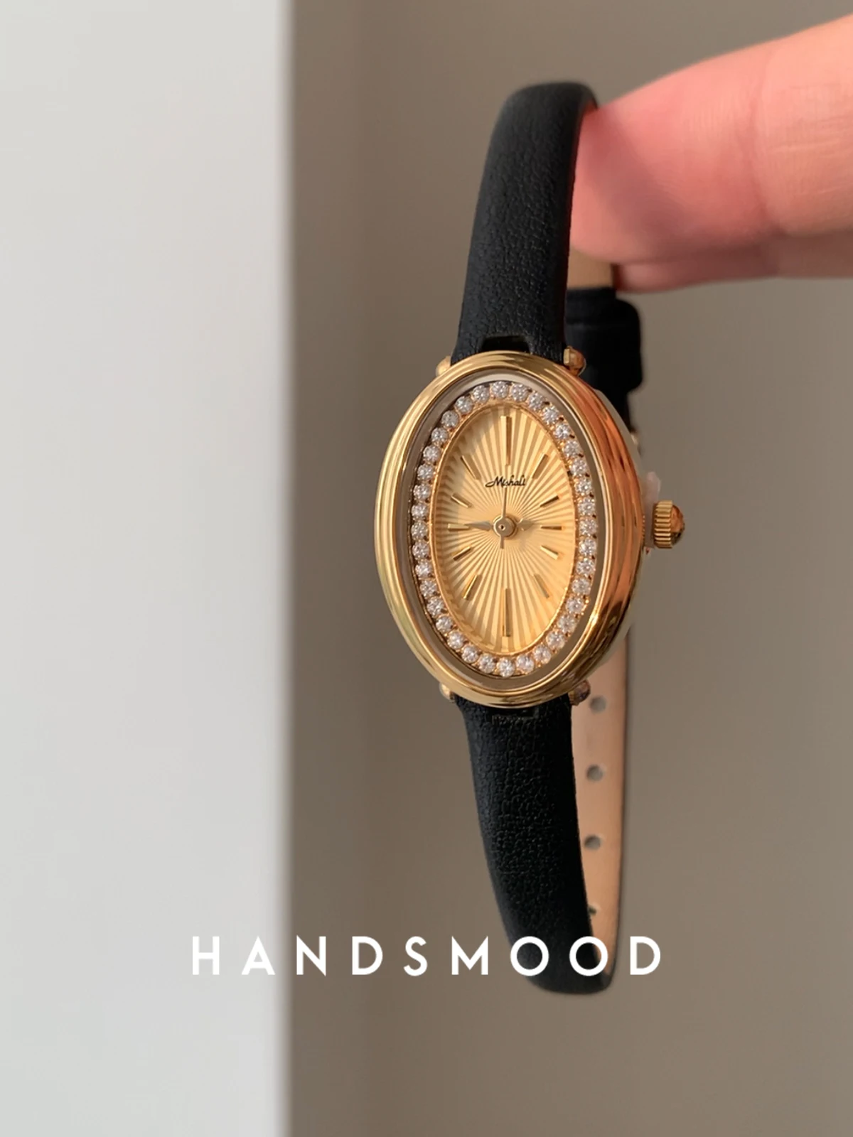 Oval diamond inlaid design style Exquisite women's leather watch unique temperament High end fashion watch Light luxury watch