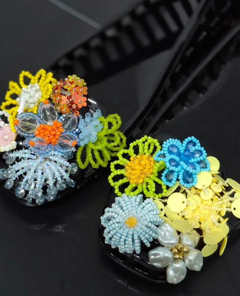 1 pc Dopamine Handcrafted Beaded Jelly Shoes Tulip Bow Crystal shoes Accessory DIY Decorative Shoe Flower Slippers Colorful Buck