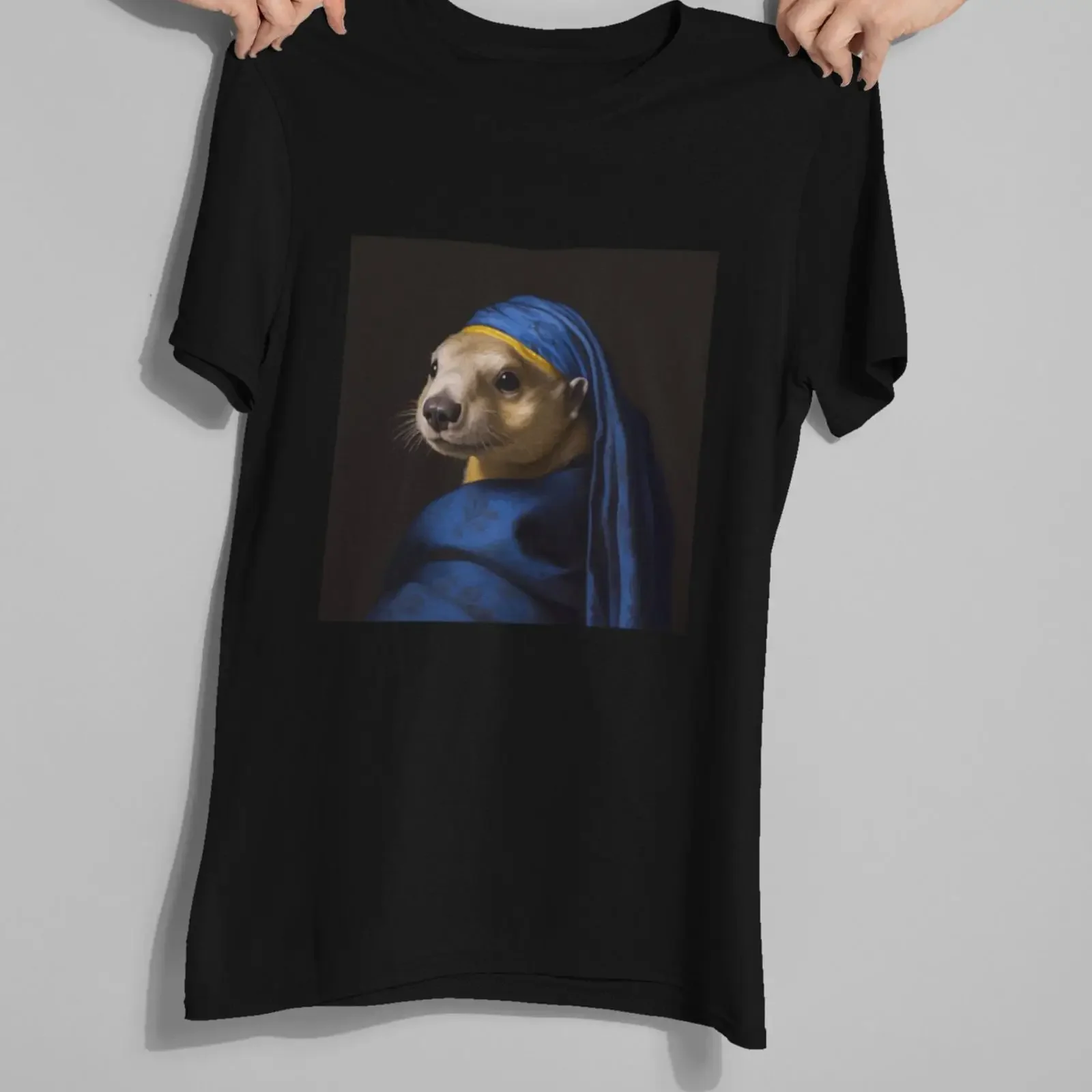 Funny Otter With A Pearl Earring Renaissance Art Parody Women's Casual T Shirt vintage Washed Comfortable Slightly Versatile