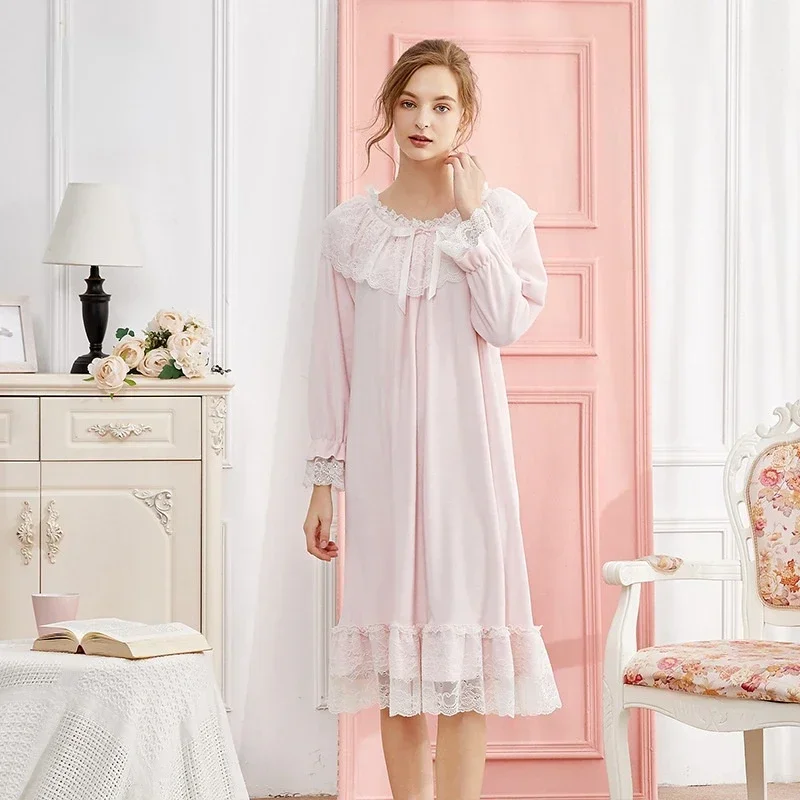 

Winter Velvet Long Robe Peignoir Sweet Ruffles Flannel Night Dress Women Princess Sleepwear Romantic Vintage Victorian Nightgown