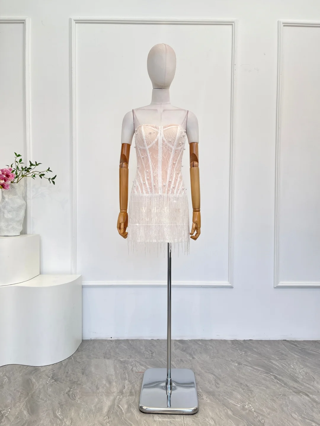 

White Lotus Root Color Pearls Lace Sleeveless Backless Tube Mini Dresses for Party