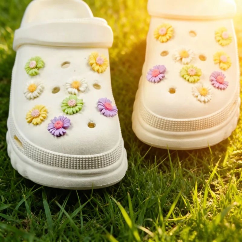 Conjunto de 16 Peças de Berloques de Resina Coloridos em Formato de Margarida para Sapatos, Acessórios DIY para Sapatos com Furos, Bolsas Bogg e Decoração de Calçados