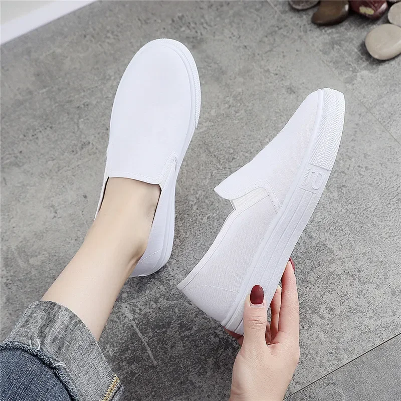 Spring and Autumn Slip on Canvas White Shoes for Women Breathable Non Slip Student Thick Soled Shoes Old Beijing Cloth Shoes