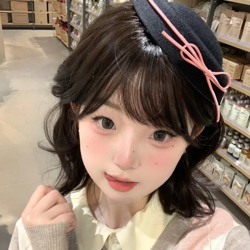 Koreański aksamitny beret z kokardką śliczny czarny okrągły cylinder dla dziewczynek mundurek szkolny wystrój w stylu marynarskim okrągła czapka z daszkiem