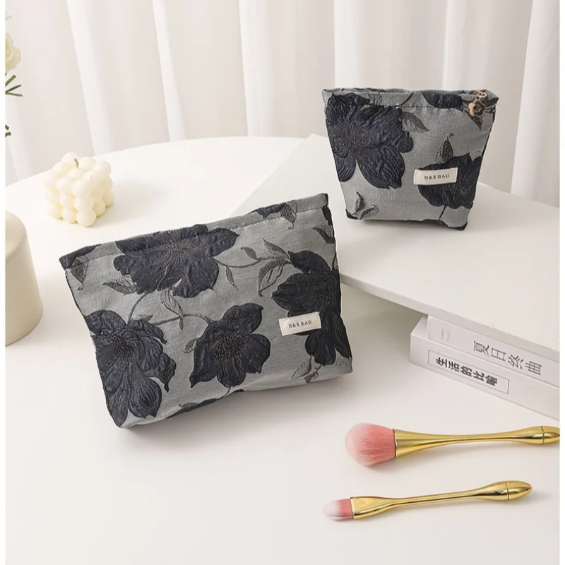 

L/S Floral Embroidered Makeup Bags Cosmetic Bag Women Clutch Bag Coin Purse Coin Pouch Makeup Pouch Travel Cosmetic Organizer