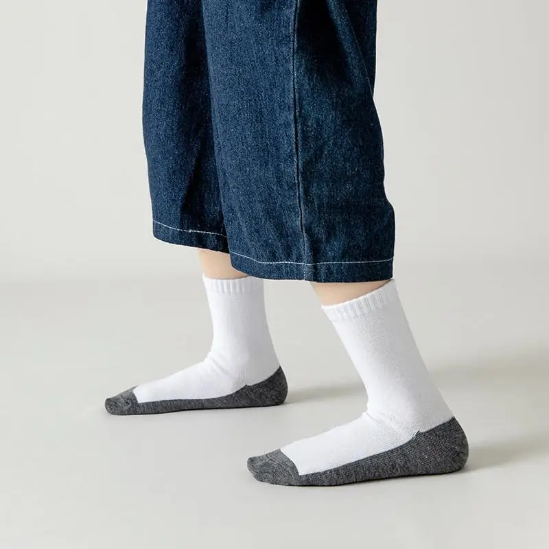 5 Paar Kinder-Schulsocken, einfarbig, für Jungen und Mädchen, Sportsocken, mittelhohe Schaftlänge, aus Baumwolle, atmungsaktiv, weiß, für Kinder von 1 bis 12 Jahren. – Detail 8