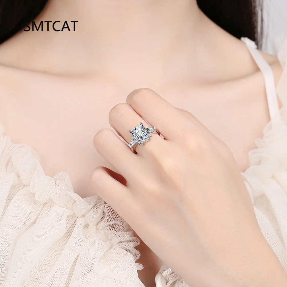 

Emerald Cut Simulated Moissanite Rings for Women D VVS1 Three Stone Diamond Engagement Ring Side Baguettes 925 Silver Jewelry