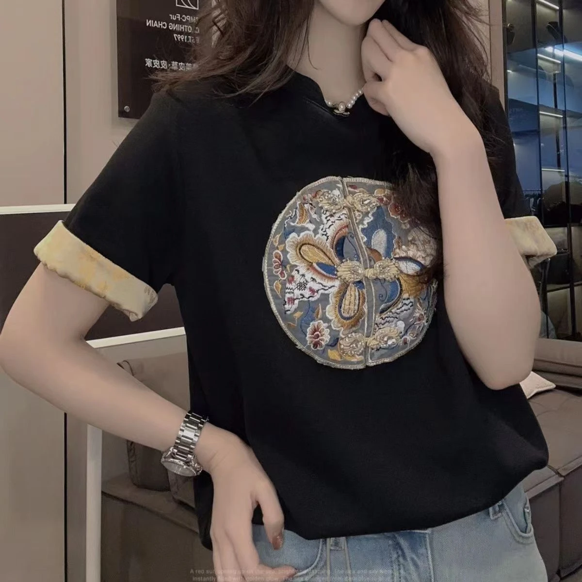 New Chinese style button coat early spring 2024 new Chinese style embroidery super good-looking short sleeve t-shirt female colo