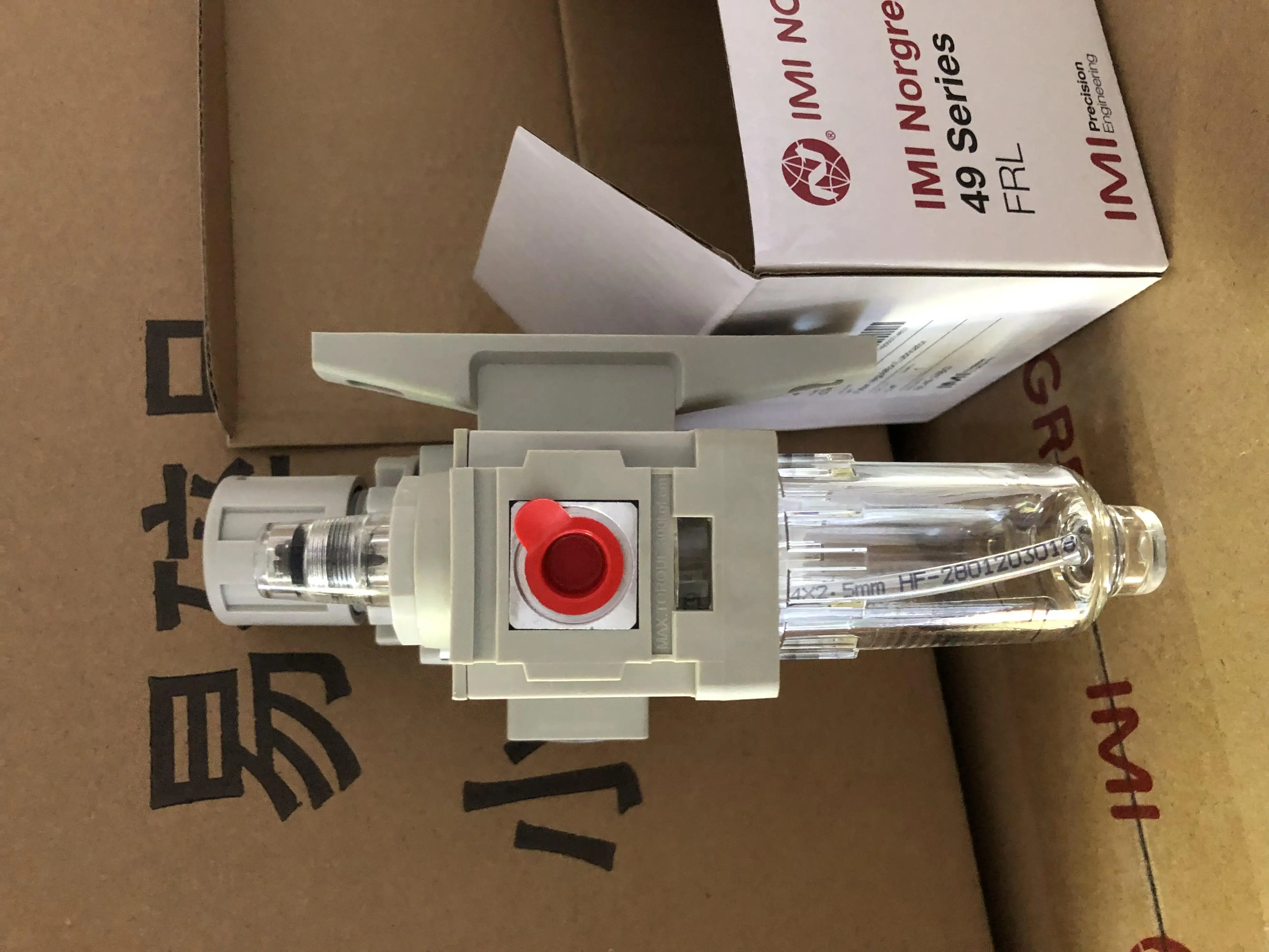 

BL49-24BG Filter and Pressure Reducing Valve BL49/24BG Pneumatic Two Piece