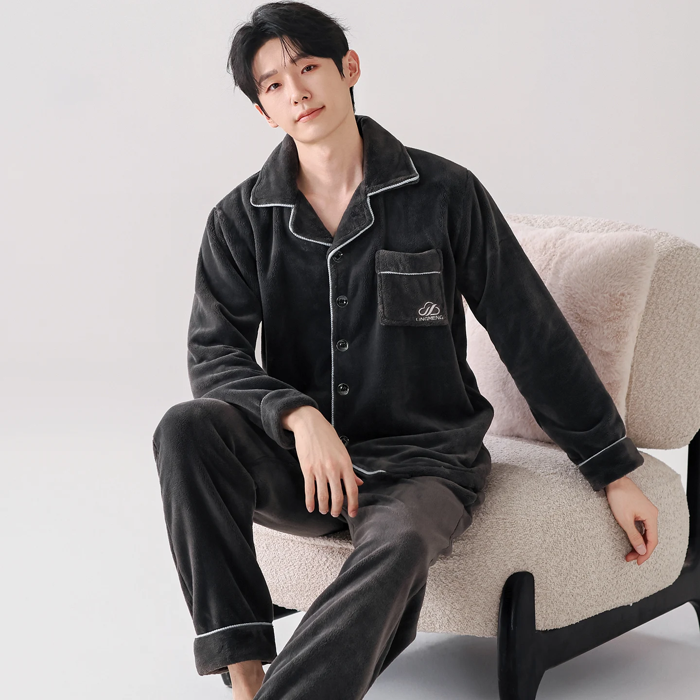 

Thick Flannel Men's Pajamas Set Autumn Winter Coral Fleece Long Sleeves Sleepwear Buttons Cardigan Nightgown Warm Lounge Wear