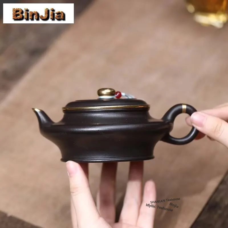 300ml Classic Yixing Purple Clay Teapots Handmade Gold Drawing Flat Pot Raw Ore Black Zhu Mud Kettle With Infuser Zisha Tea Set