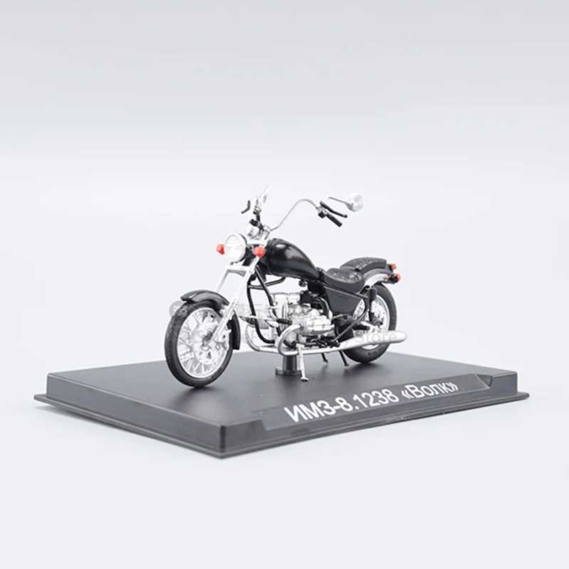 

1:24 Scale Plastics Ural IMZ-8.1238 Wolf Motorcycle Model JMTN055 Classics Adult Toys Collectible Souvenir Gifts Static Display