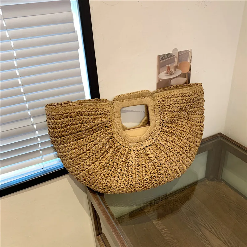 Lässige handgefertigte Strohhandtasche für Damen, Halbmond-Strandtasche, Korb-Eimer-Geldbörse für den Sommer-Outdoor-Stil