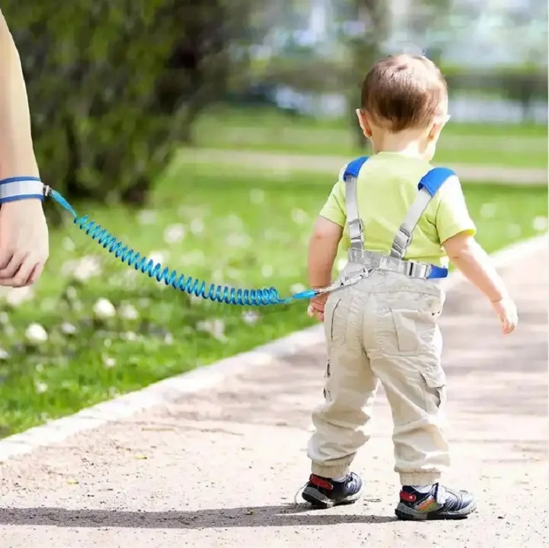 Imbracatura sicura per bambini regolabile Cinghia da passeggio anti-smarrimento Cintura di sicurezza per genitori e figli Cinturino da polso traspirante per bambini Viaggi all'aperto