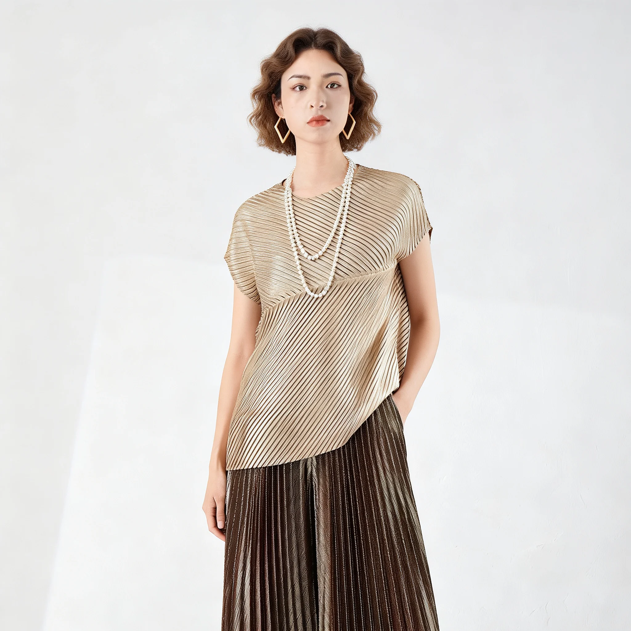 

Miyake Pleated Women's Casual Tops 2026 New Japanese Design Hot Stamping Stitching Irregular Loose T-shirt for Women