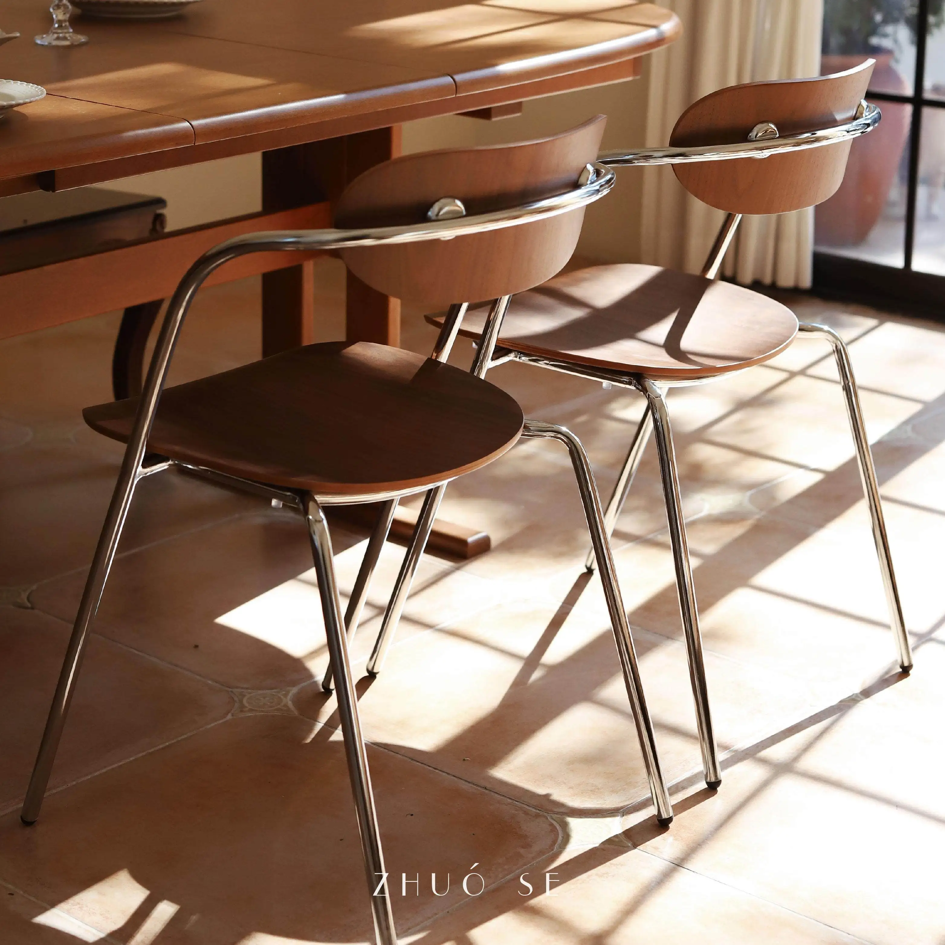Small U chair Nordic retro dining chair Bauhaus minimalist design style backrest chair negotiation coffee