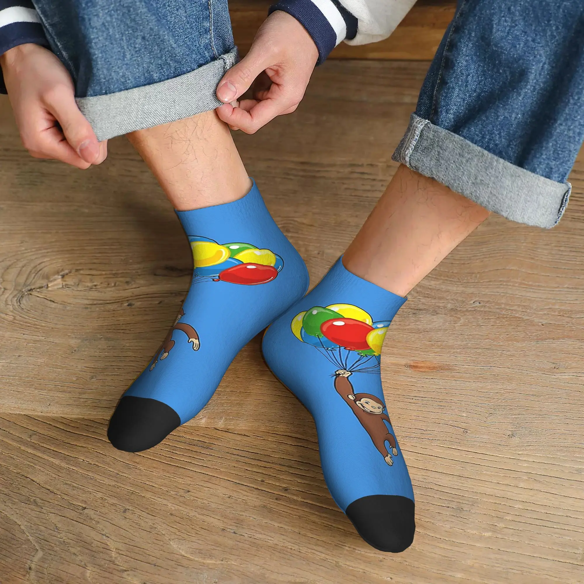 

Всесезонные носки Curious George с воздушными шарами, супер мягкие спортивные носки в стиле Харадзюку, мягкие повседневные чулки для мужчин и женщин