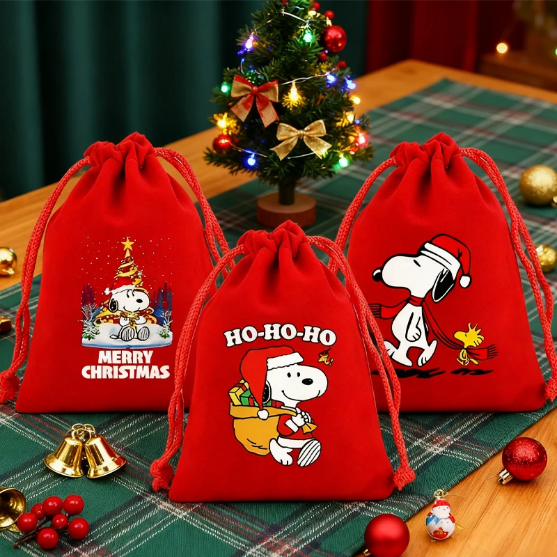 

New Snoopys Christmas Lint Gift Bag Red Drawstring Pouch Party Return A Salute Candy Bags Packing Bag Xmas Gifts Party Supplies