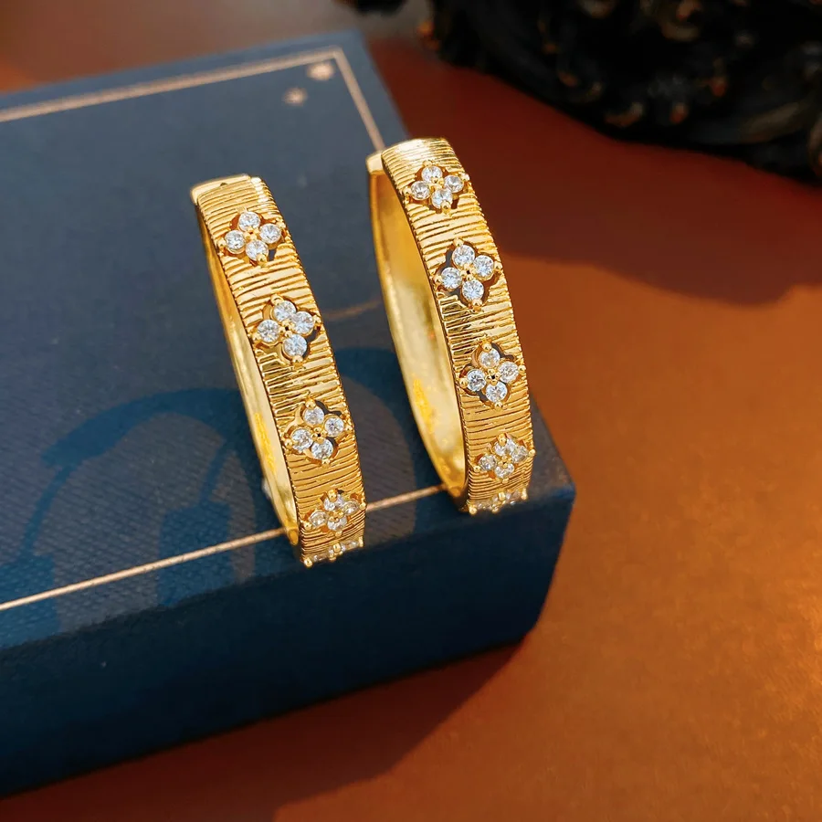 Vintage Kleeblatt-Creolen für Damen | 18K Vergoldet | Kubischer Zirkonia | Luxuriöser Brautschmuck | Trendige Ästhetische Accessoires – Detail 6