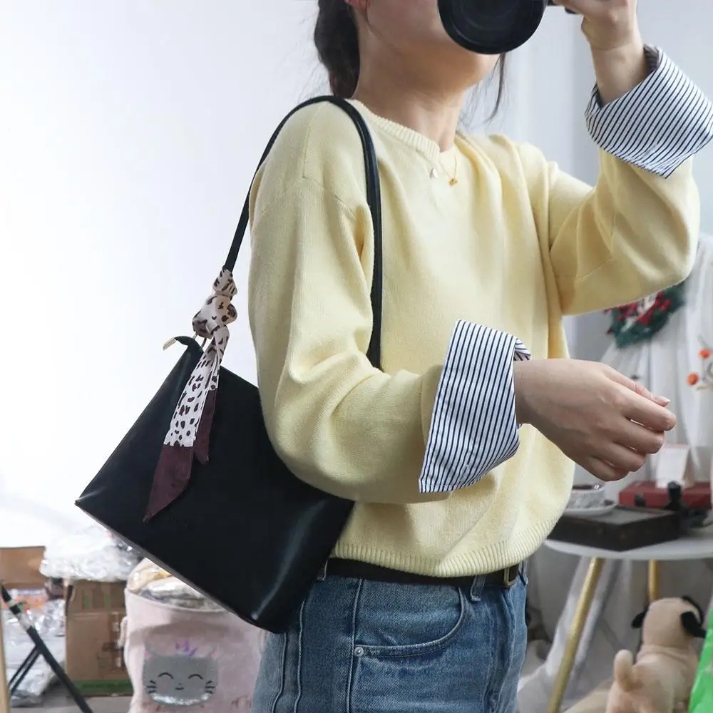 

Korean Style Vintage Underarm Bag Large Capacity With Scarf Small Square Bag Commuting PU Leather Single Shoulder Bag Outdoor