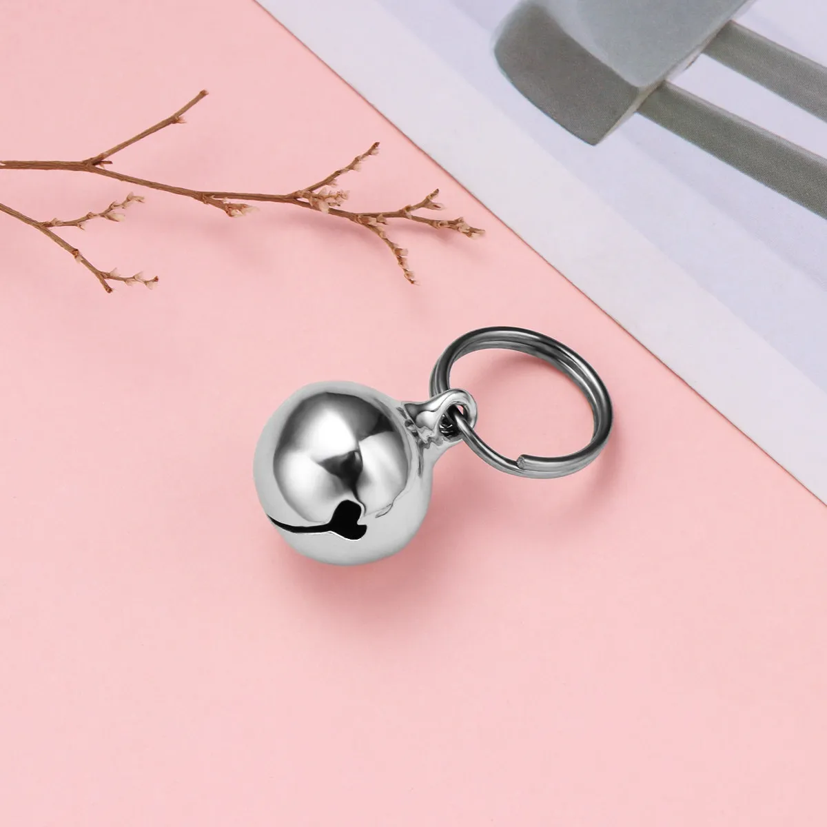 

6 шт. мини-колокольчиков для животных, 16 мм, из меди, прочная металлическая конструкция, для ошейников мелких животных, легко крепятся, предотвращают потерю.