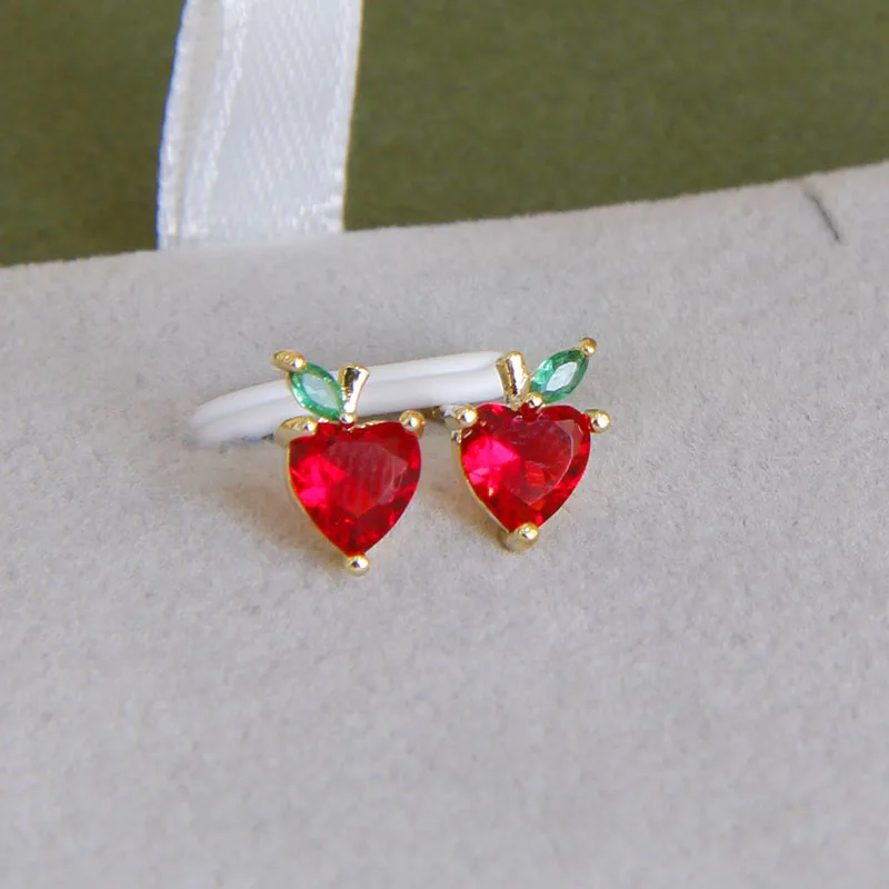 New Sight Red Heart Cute Apple Earrings 2022 Fashion Brand Jewelry Delicate Crystal Fruit Stud Earrings for Women Gift