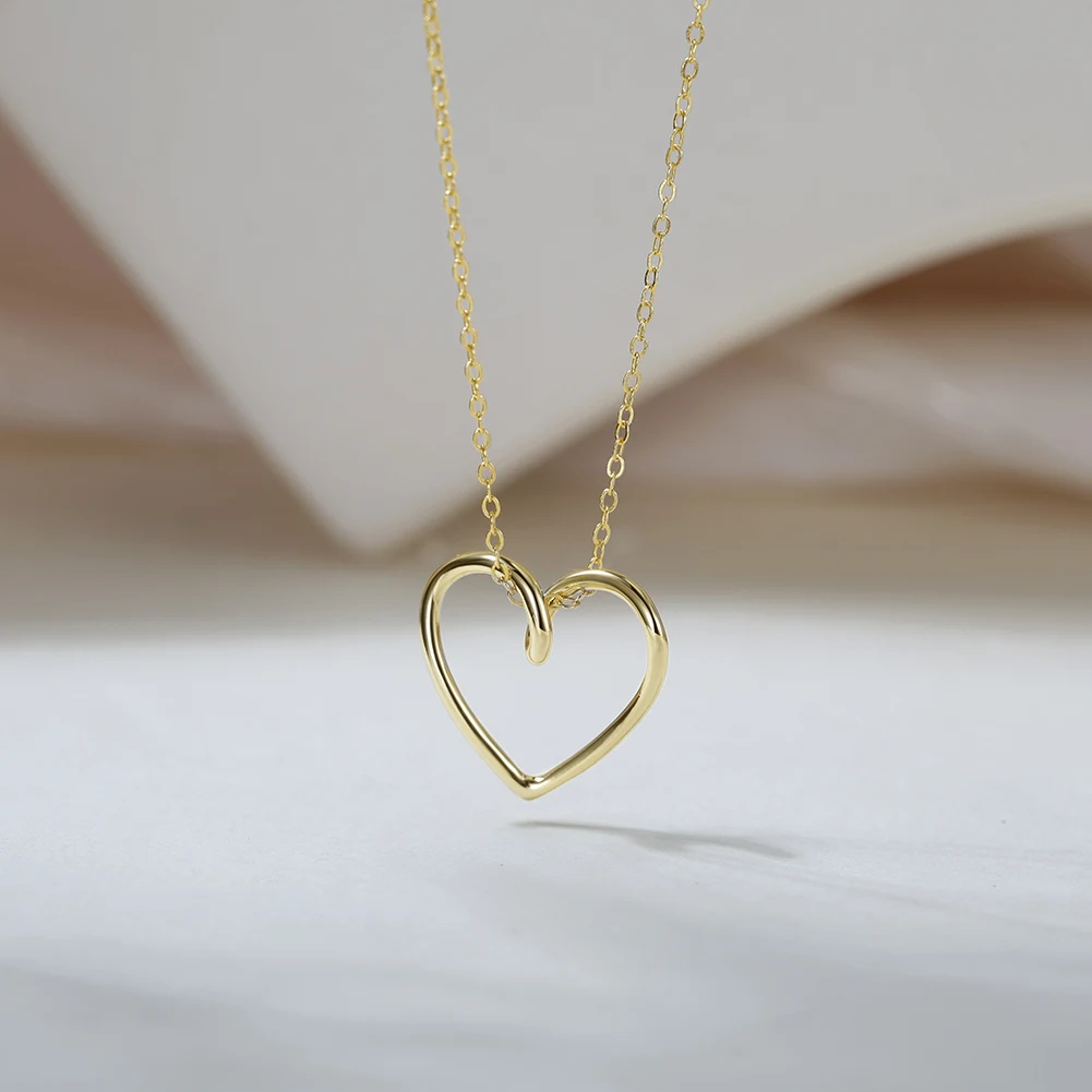 

KISS MANDY 925 Sterling Silver Love Heart Necklace Design Trendy Pendant Chain Simple Luxury Love Heart Necklace Jewelry SAPN53