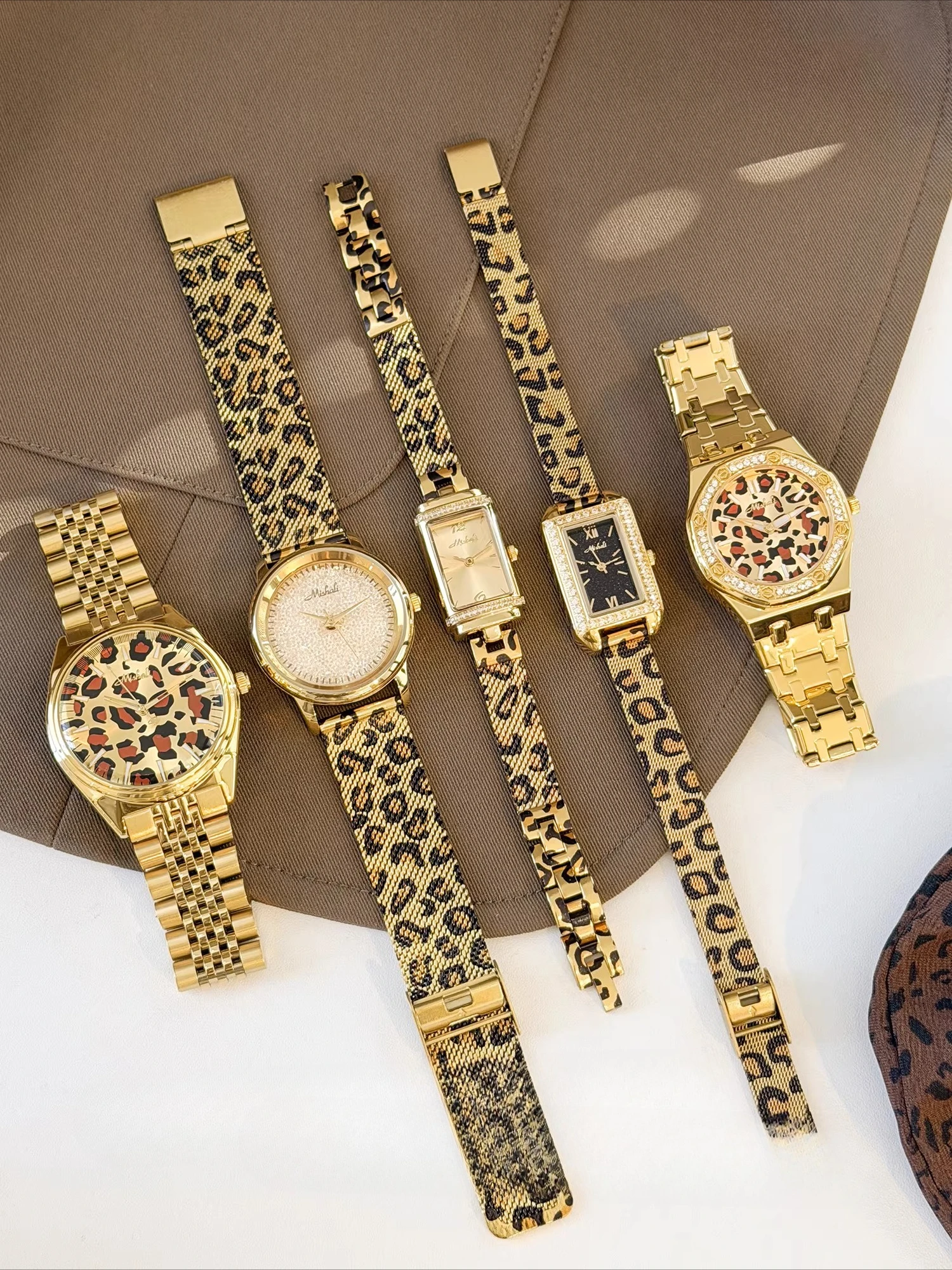 New Women'S Watch With Leopard Print Strap Fashionable And Trendy High-End Unisex Style 2026 Model Exquisite Women'S Wristwatch.