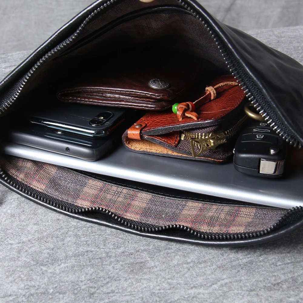 S.WORKER Retro-Clutch aus Vollnarbenleder für Herren | Handtasche aus Used-Leder mit Handgelenkschlaufe – Detail 20