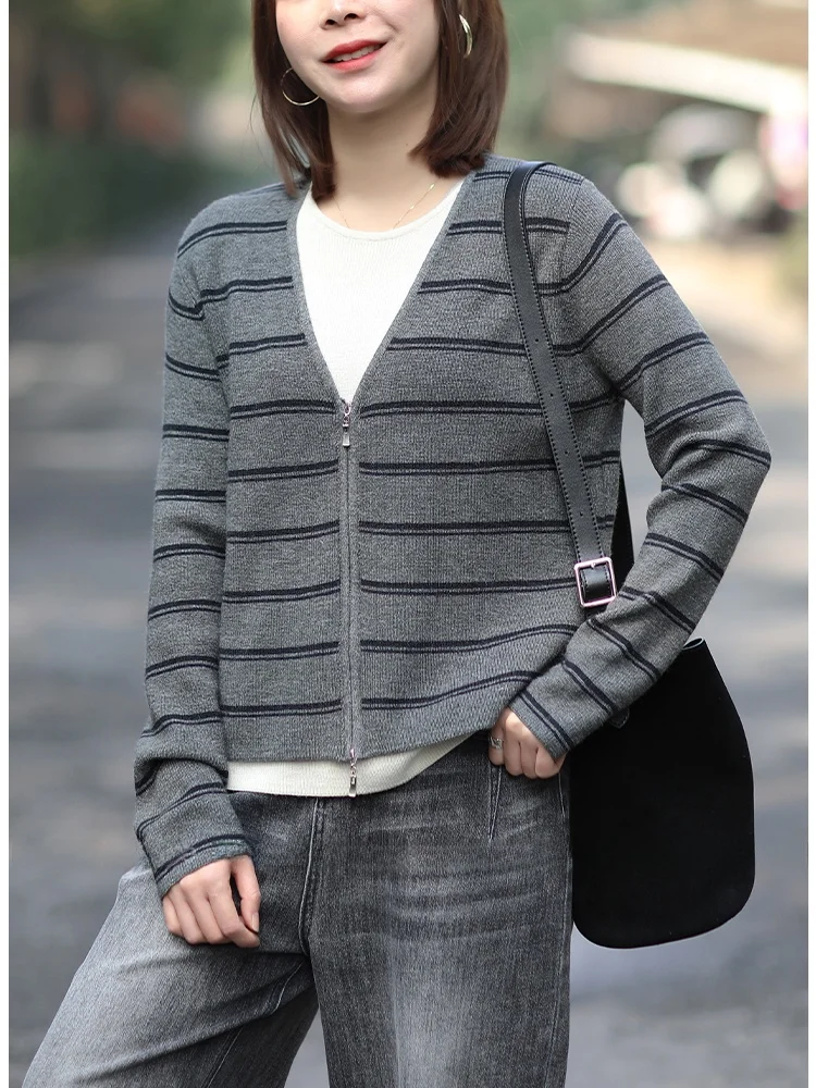 

Casual Loose V-Ne Striped Knitwear Outerwear Women's Fake Two-Piece Spring 2025 Long Sve Open Cardigan Sle Faion Lay...