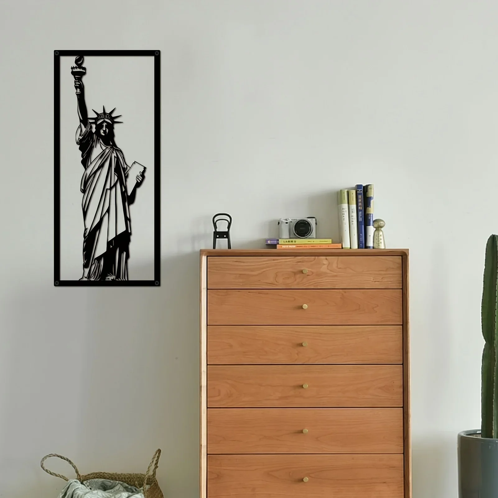 HELLOYOUNG  Statue Of Liberty Metal Wall Art Framed Wall Decoration Neoclassical Style Decoration for Bedroom Office Sofa Backgr