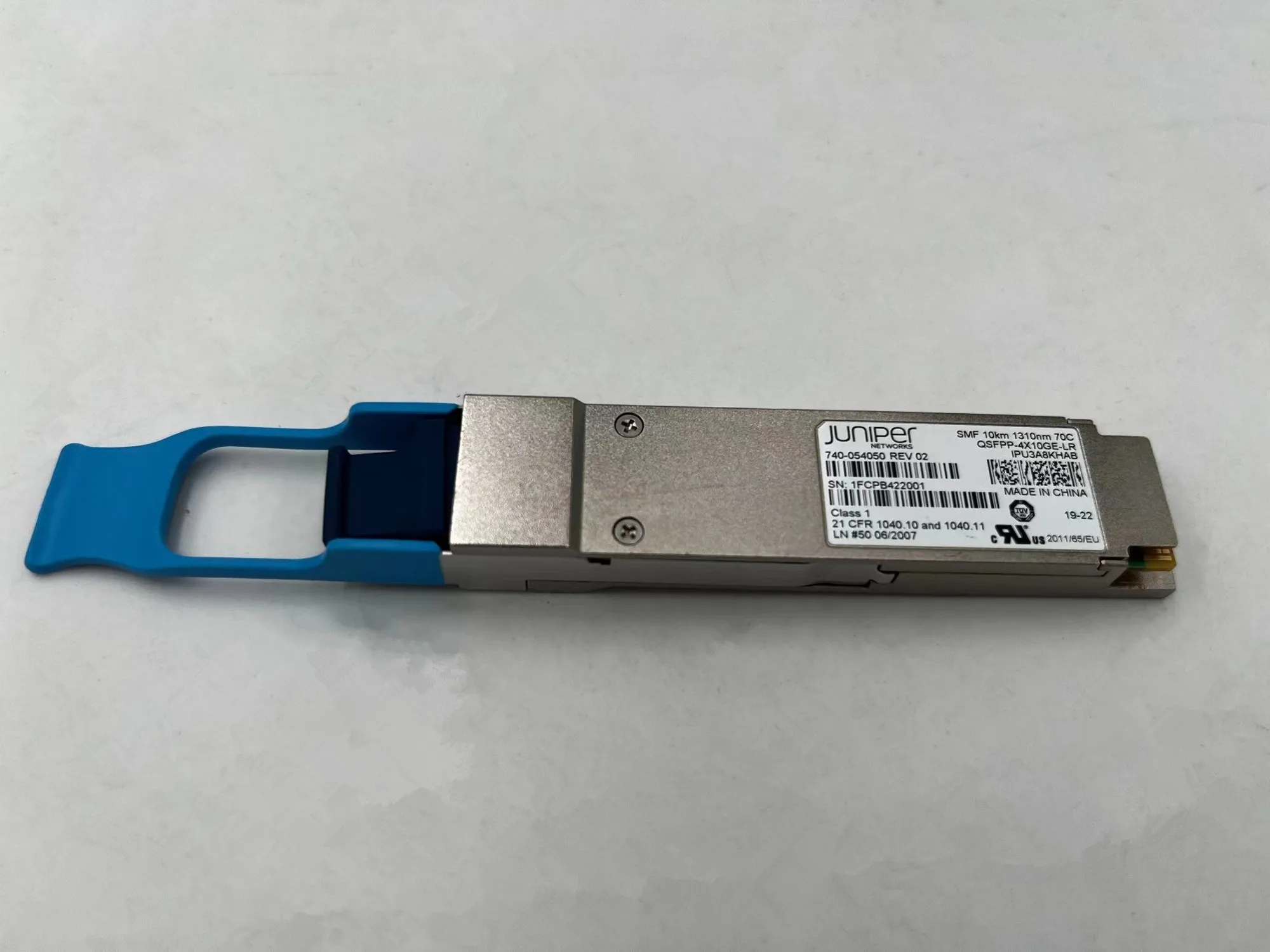 جونيبر QSFP 40GB 10KM LR الألياف الضوئية 740-054050 QSFPP-4X10GE-LR IPU3A8KHAB SMF 10KM 1310NM MPO واجهة 40g جهاز الإرسال والاستقبال