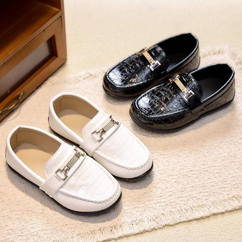 2026 New Boys Leather Shoes Round-toe Flat Soft Kids Fashion Casual Loafers Glossy Metal Buckle Children Non-slip Britain Style