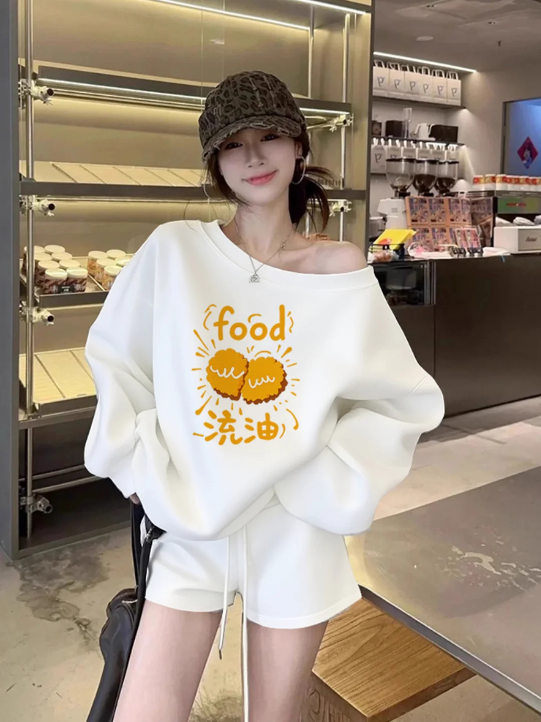 

Loose Women's Sweatirt White Printed Diagonal Collar Lazy oulder Baring Chic Korean Sle Sweet And Spicy Top for Autumn