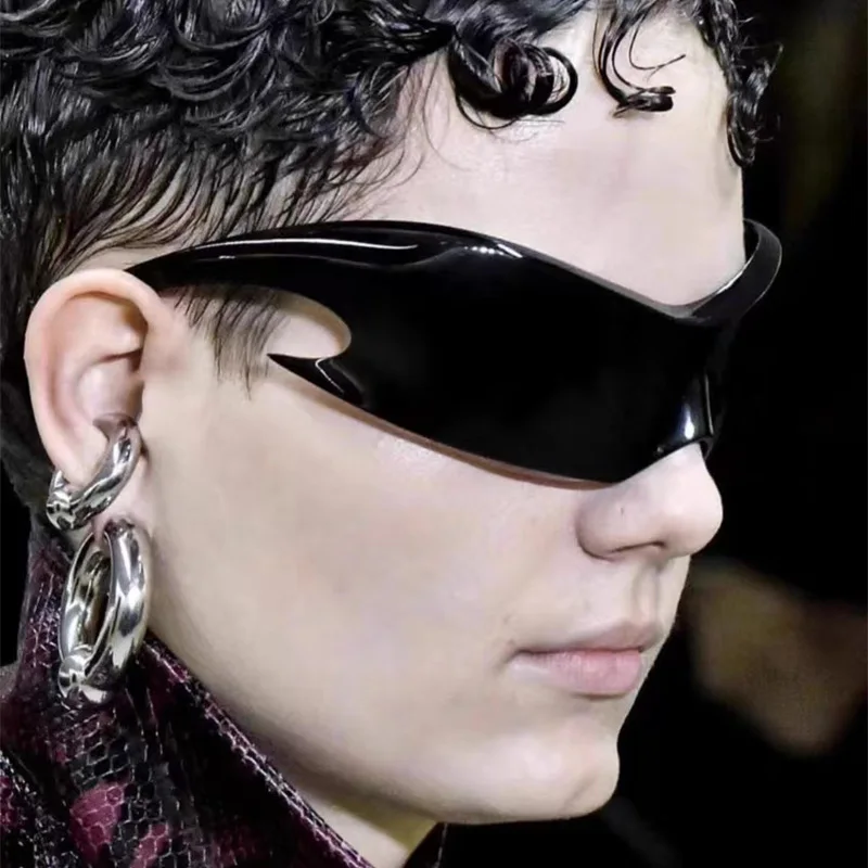 

New 2025 Trendy Retro Sports Punk Sunglasses Y2K Sun Glasse Women Men Unique Goggle One Piece Glasses Male Cycling Hip Hop Shade