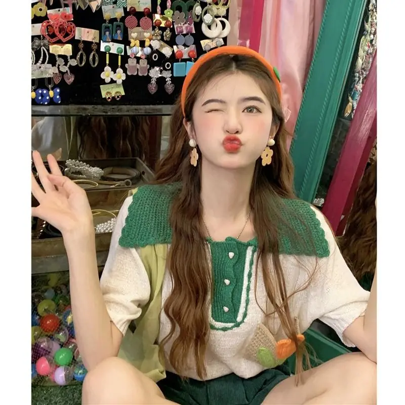 

Polo Collar Thin Short-sleeved Knitted Sweater Women New Sweet Heavy Work Three-dimensional Small Flower Color-blocked Top