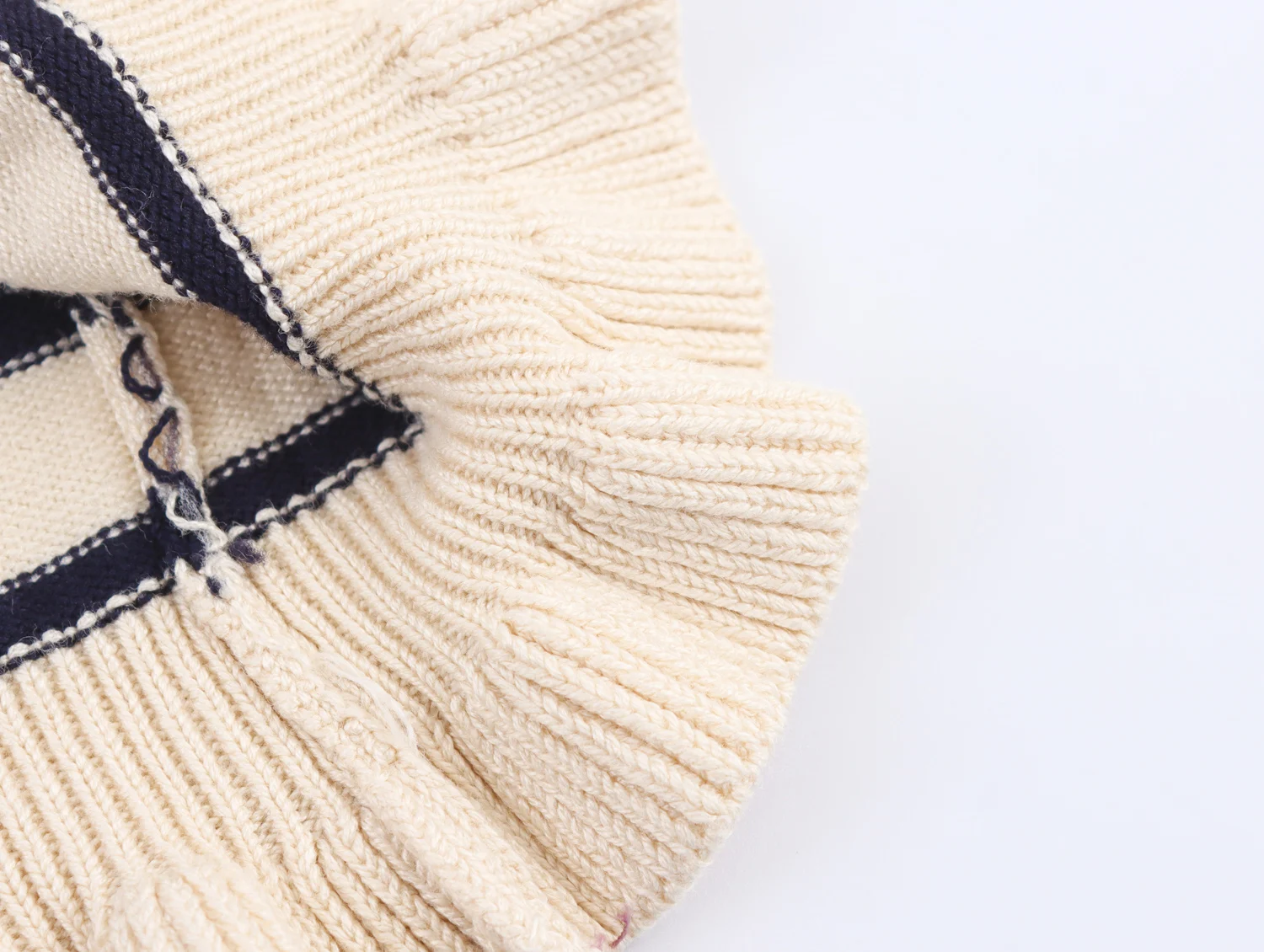 Nowość Jesień 2025 Damski Kardigan z Długim Rękawem w Paski, Okrągły Dekolt, Ozdobny, Wielowarstwowy, Dzianinowy Płaszcz