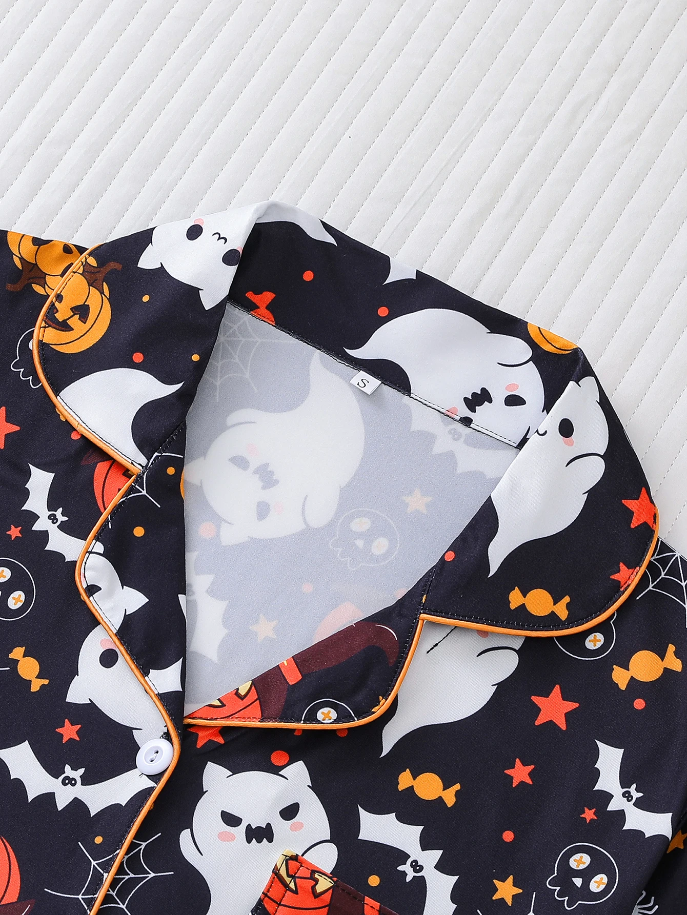 Halloween pumpkin bat print pajama set for women comfy short-sleeved roll-neck shirt and loose shorts loungewear for women