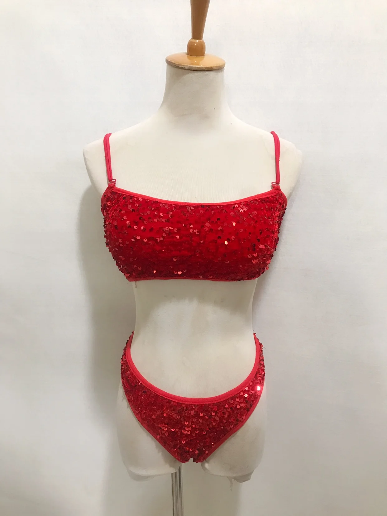 

Red Sexy Elastic Sequin Suspender Strapless Low Waisted Open Buttocks Short Set Nightclub Bar Dancer Stage Performance Costume