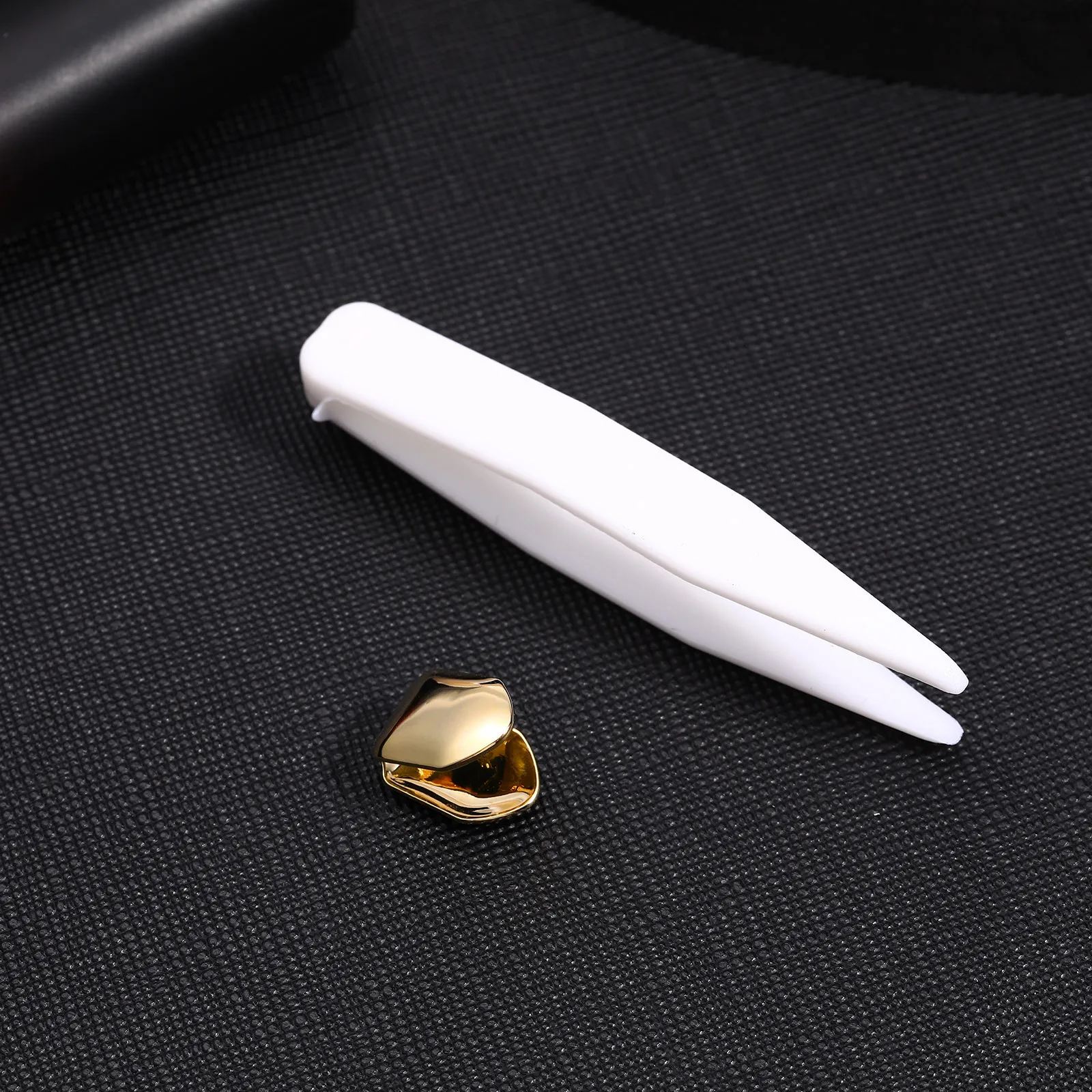 

Gold Tooth Cap Single Dental Grill 14K Nickel-Free Brass Hip-Hop Style Canine Teeth Accessory Fashion Gold Teeth Shackle