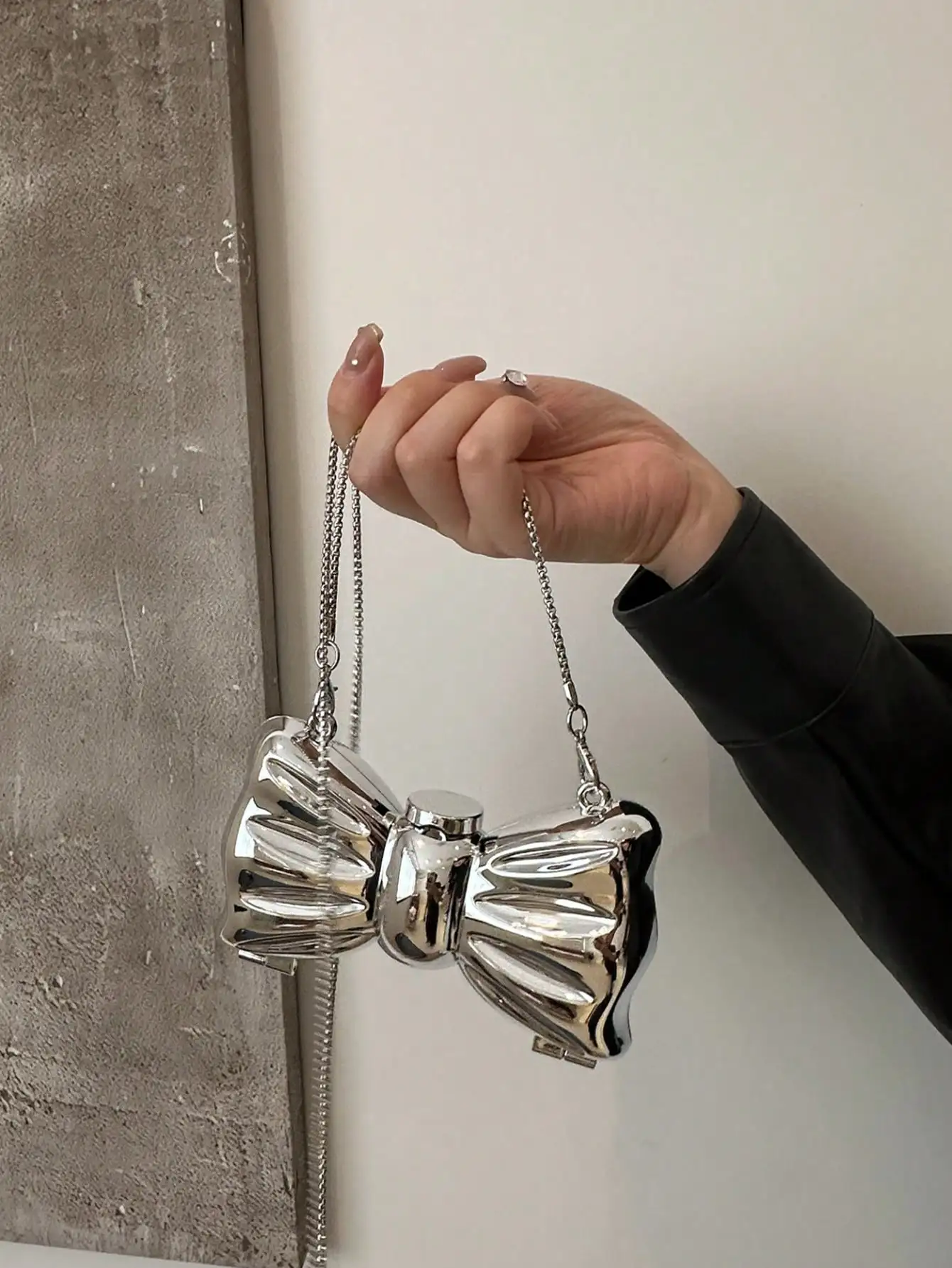 Mini Acrylic Electroplated Metallic Silver Shiny Bow Decor Clutch Bag, Versatile Women's Personalized Fashion Chain Lipstick Pouch, Jewelry/Earphone/Cosmetic Storage Box, Gift For Ladies, Suitable For Valentine's Day, Party SG25042792555185599