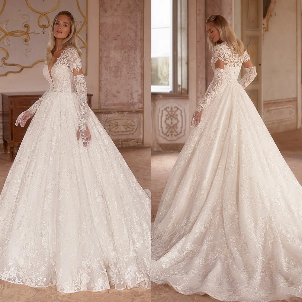 カスタマイズされた繊細なホワイトオーガンザのウェディングドレス絶妙な V ネック半袖ブライダルパーティークラシックボタンバックブライダルドレス